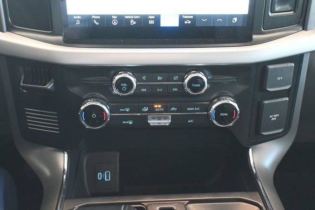 Used 2022 Ford F150 Lightning XLT image 18