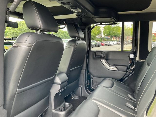 Used 2015 Jeep Wrangler Unlimited Rubicon AWD/4WD image 26