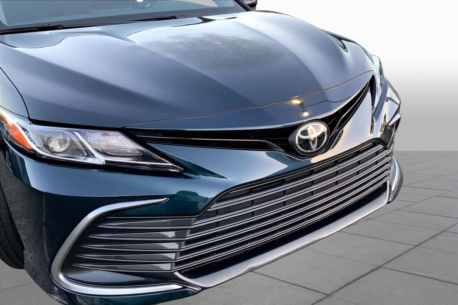 Used 2021 Toyota Camry LE FWD image 27