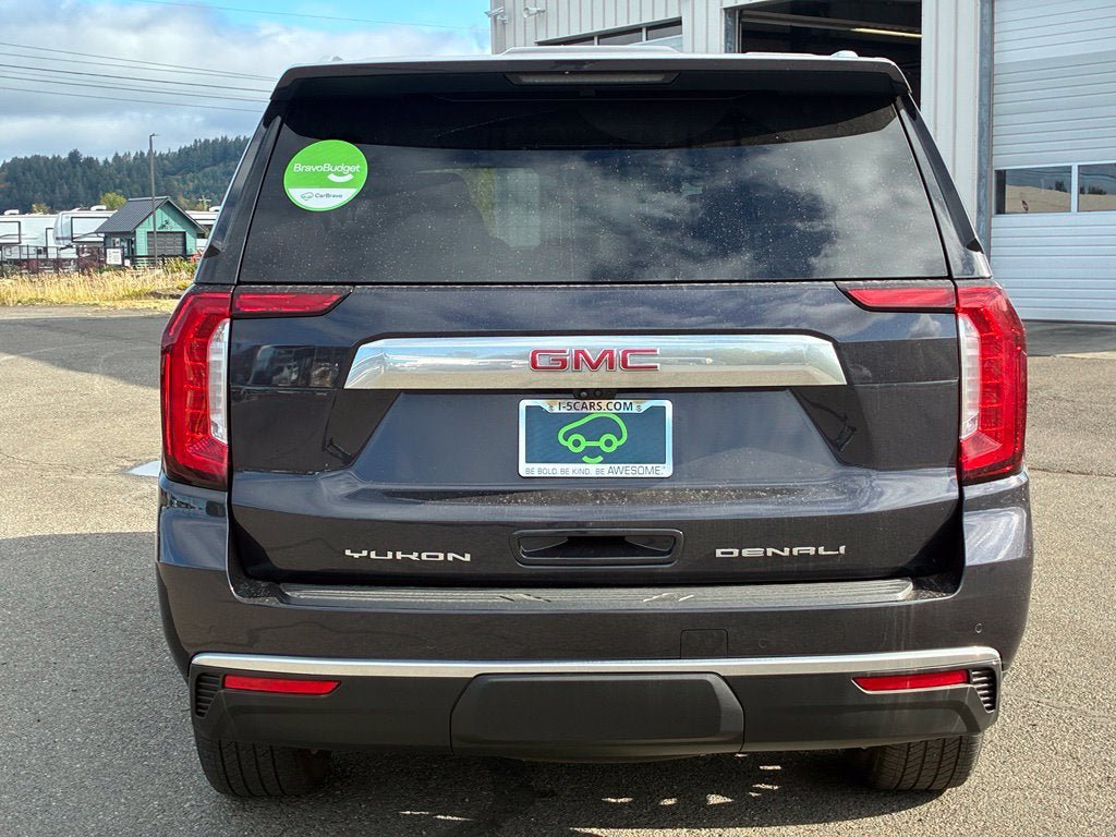 Used 2024 GMC Yukon Denali w/ Advanced Technology Package AWD/4WD image 8
