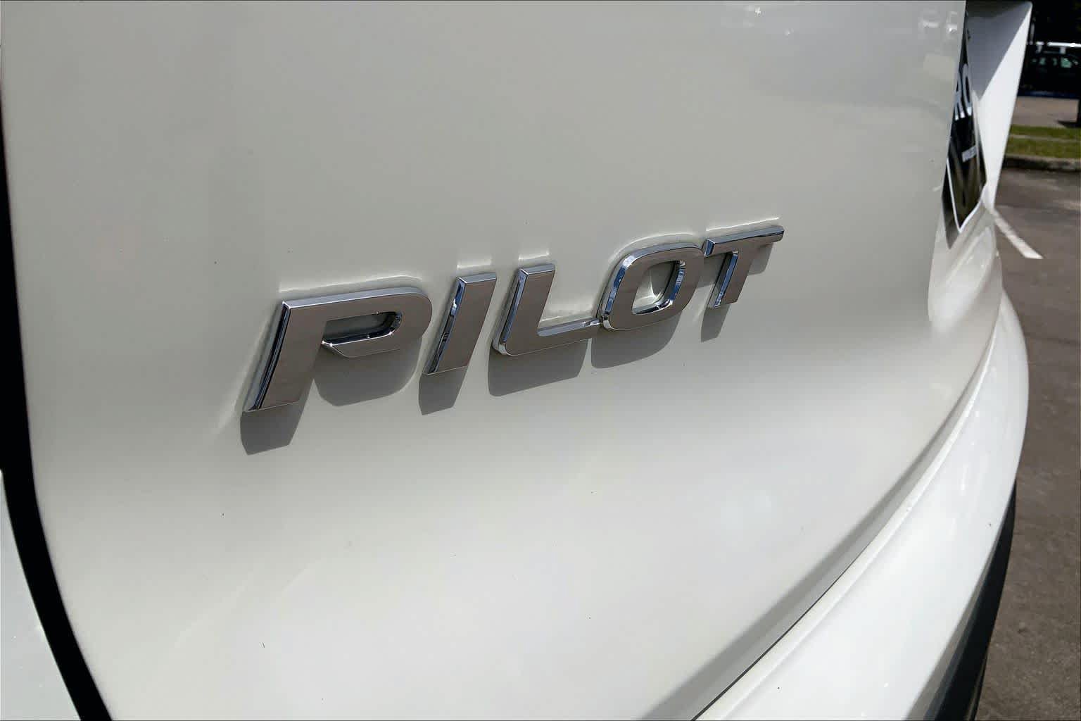 Used 2016 Honda Pilot Elite image 30