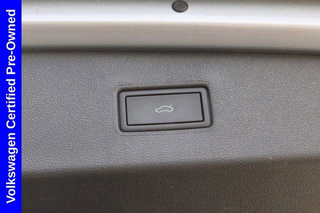 Used 2024 Volkswagen Tiguan SE R-Line image 11