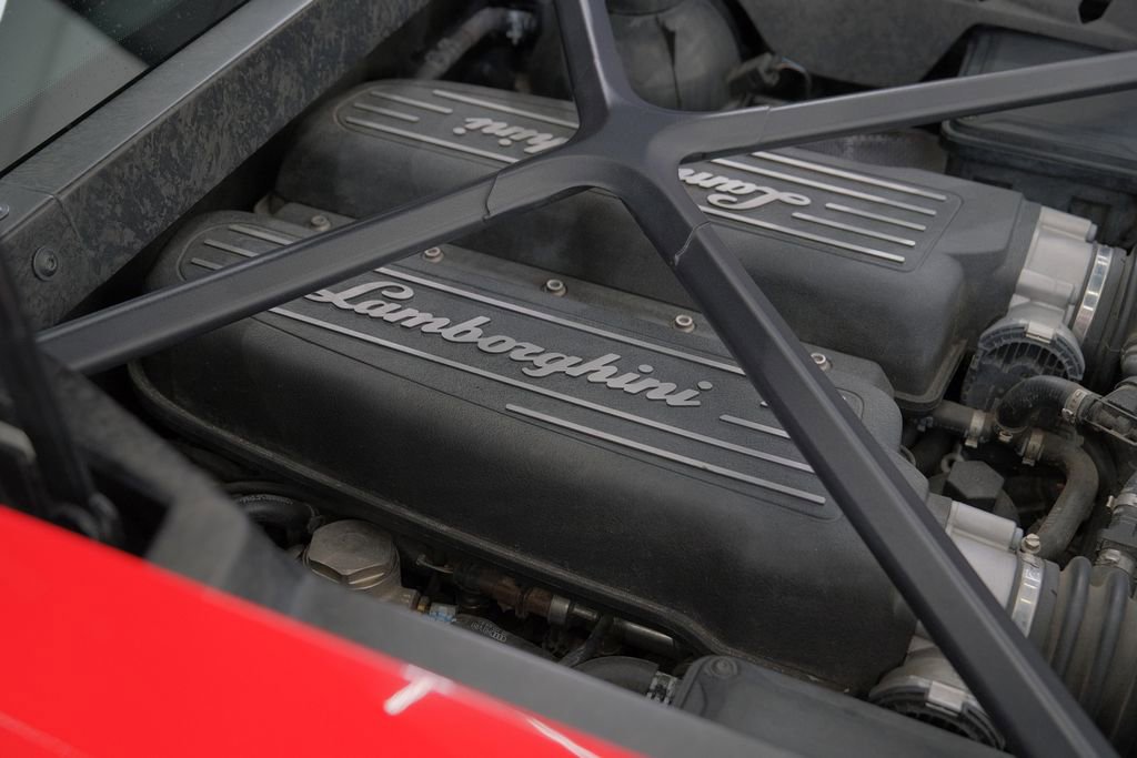 Used 2020 Lamborghini Huracan EVO image 39