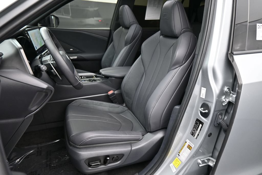 Used 2024 Lexus TX 500h AWD w/ Technology Package image 16