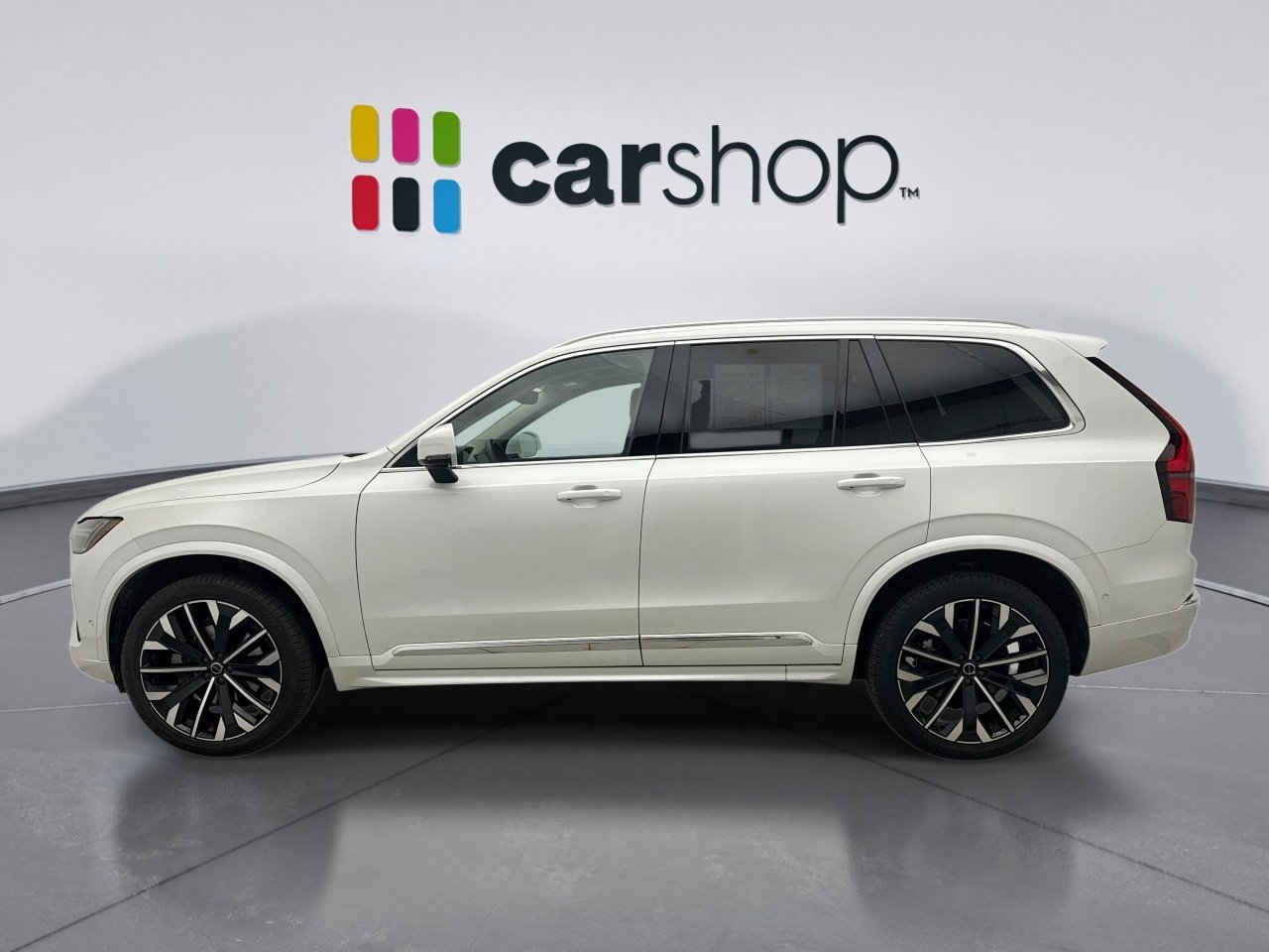 Used 2025 Volvo XC90 B6 Plus image 2
