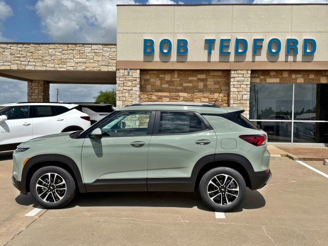 New 2026 Chevrolet TrailBlazer LT FWD image 2
