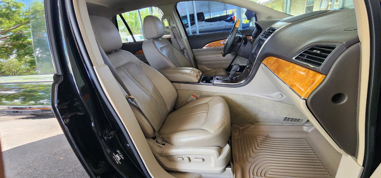 Used 2013 Lincoln MKX FWD w/ Wood Pkg image 20