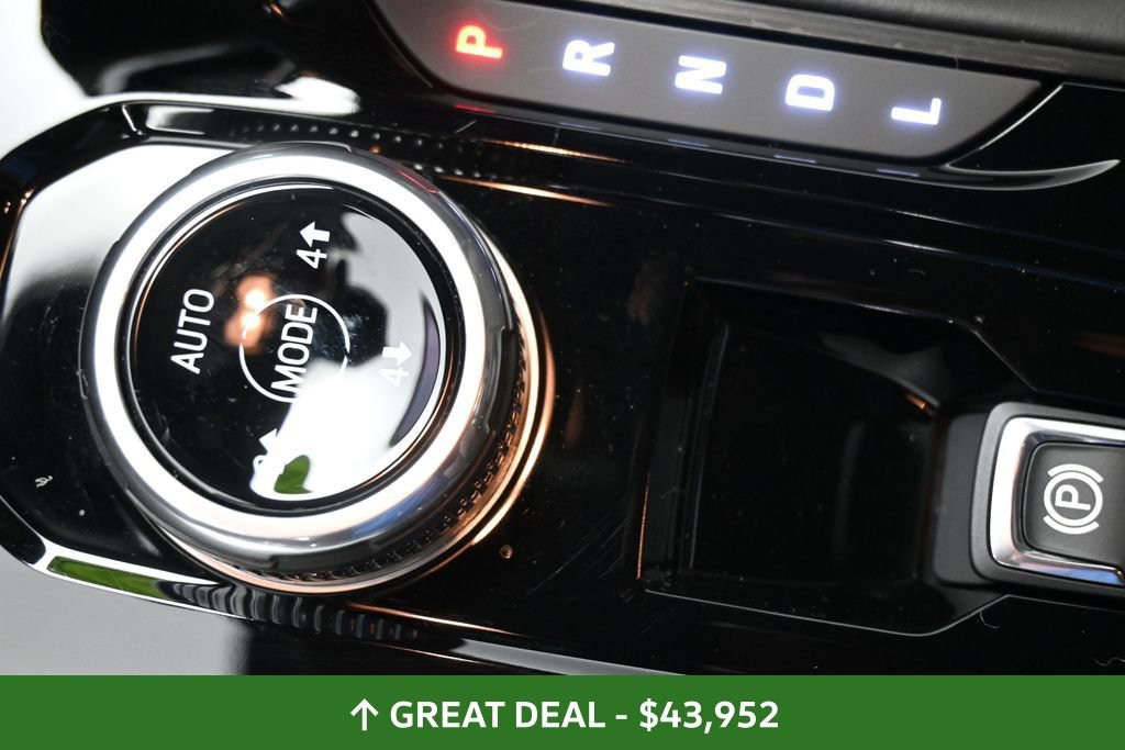 Used 2025 GMC Canyon AT4 w/ Nightfall Edition AWD/4WD image 31