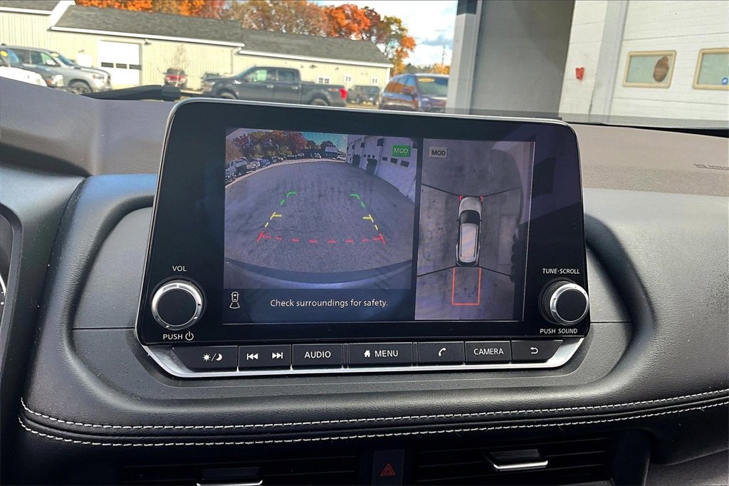 Used 2023 Nissan Rogue SV image 14