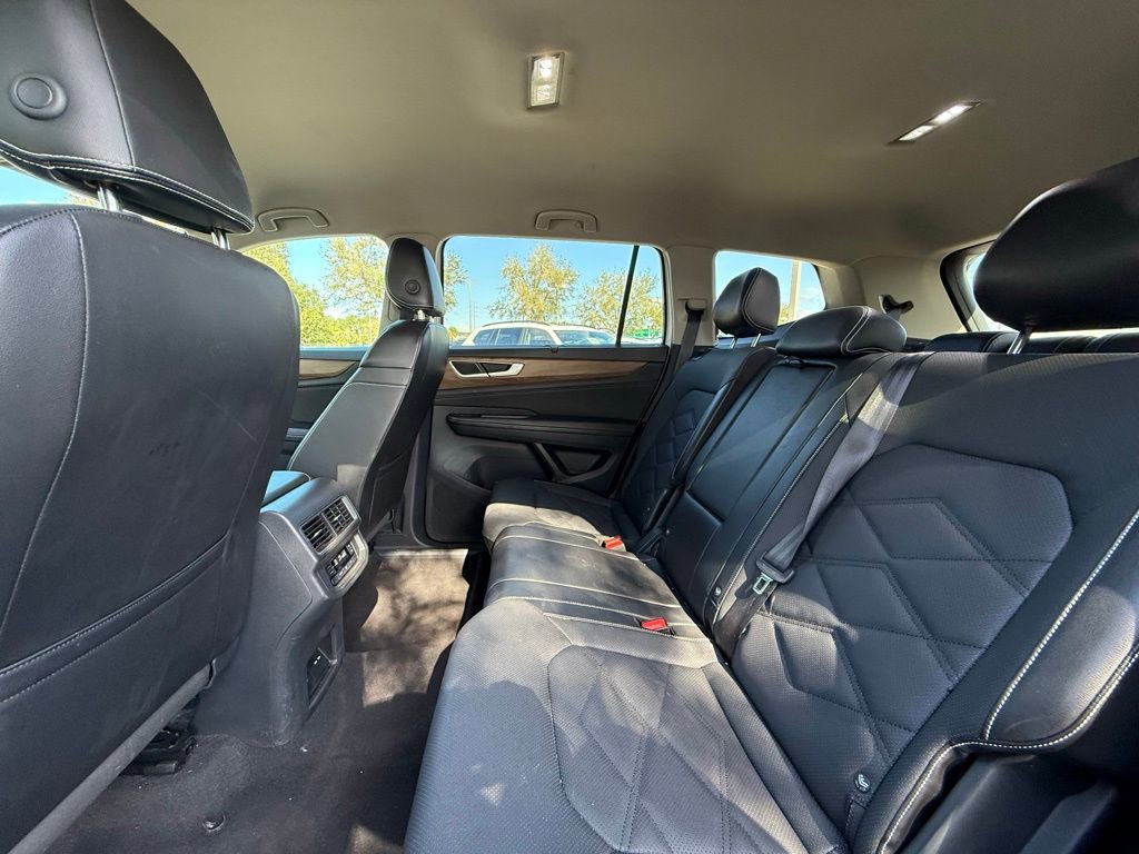 Used 2024 Volkswagen Atlas SE image 16