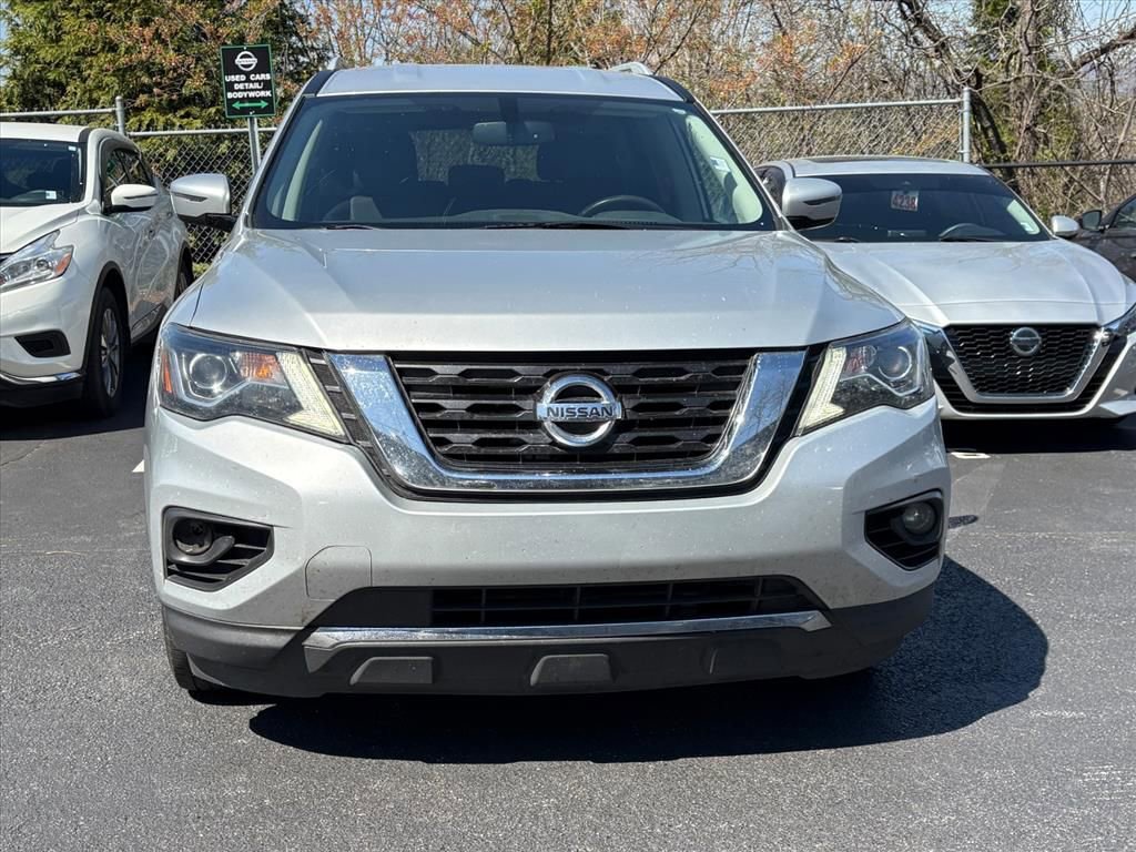 Used 2019 Nissan Pathfinder SV image 3