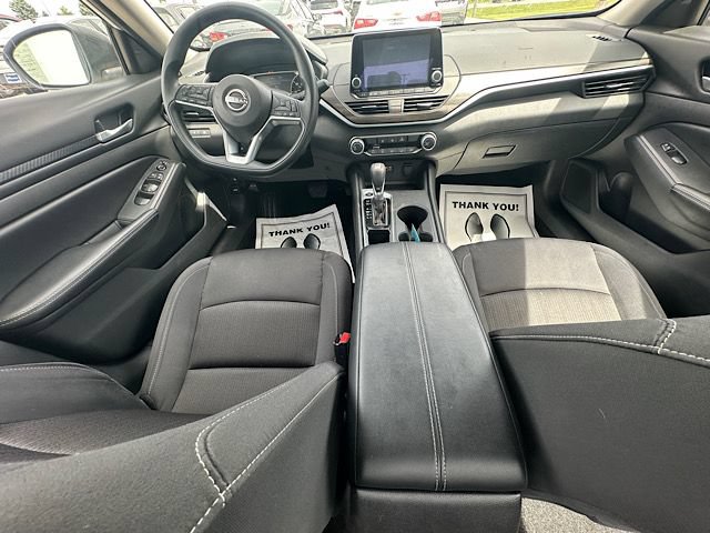 Used 2025 Nissan Altima 2.5 SV FWD image 18
