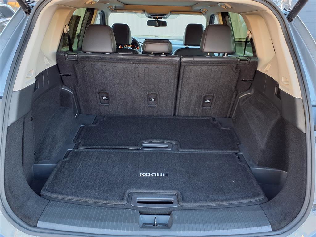 Used 2024 Nissan Rogue Platinum image 26