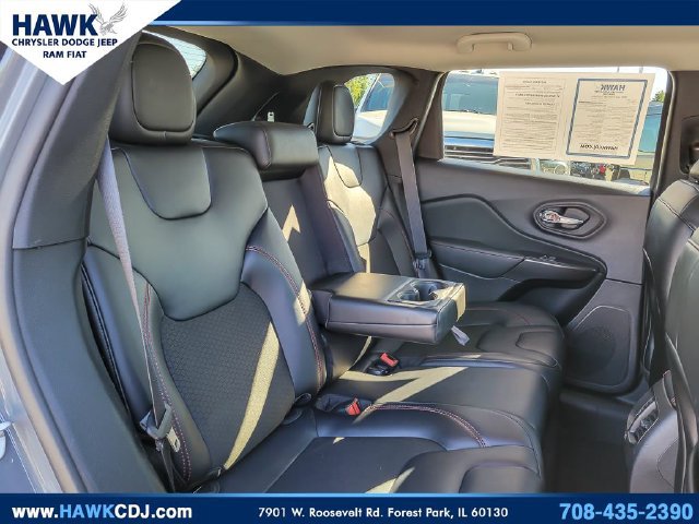 Used 2022 Jeep Cherokee Trailhawk w/ Technology Group B AWD/4WD image 28