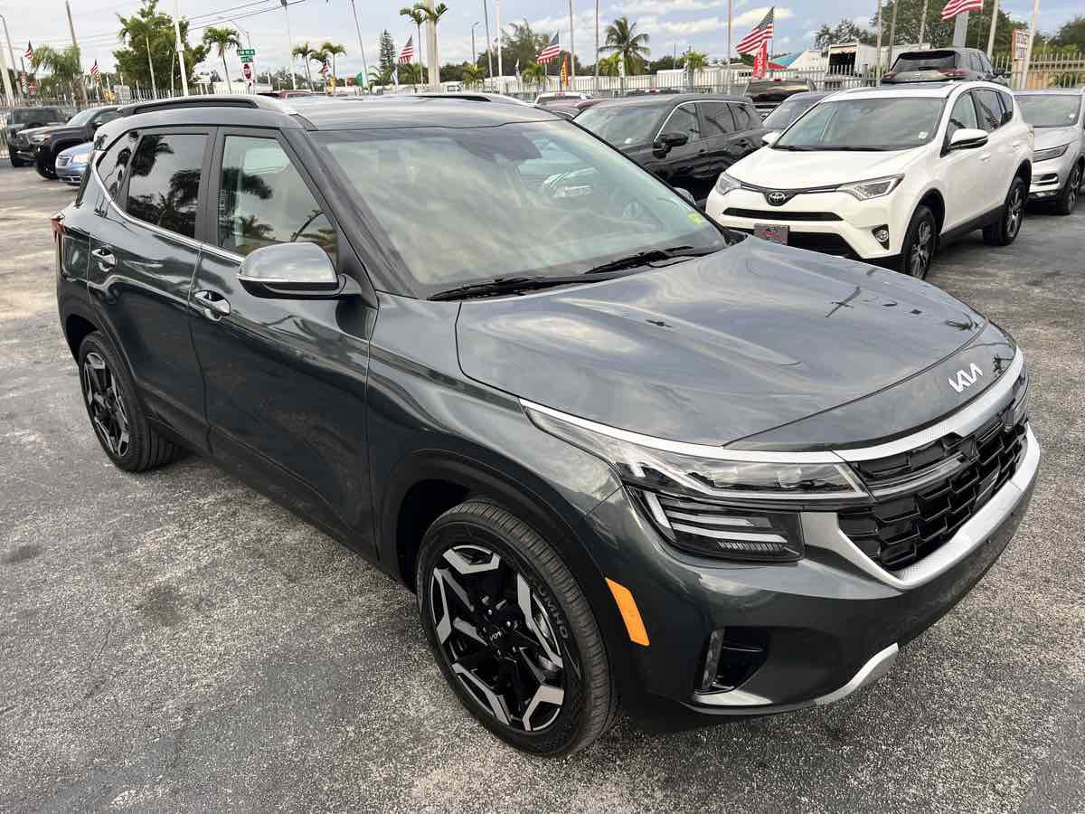 Used 2024 Kia Seltos SX image 2