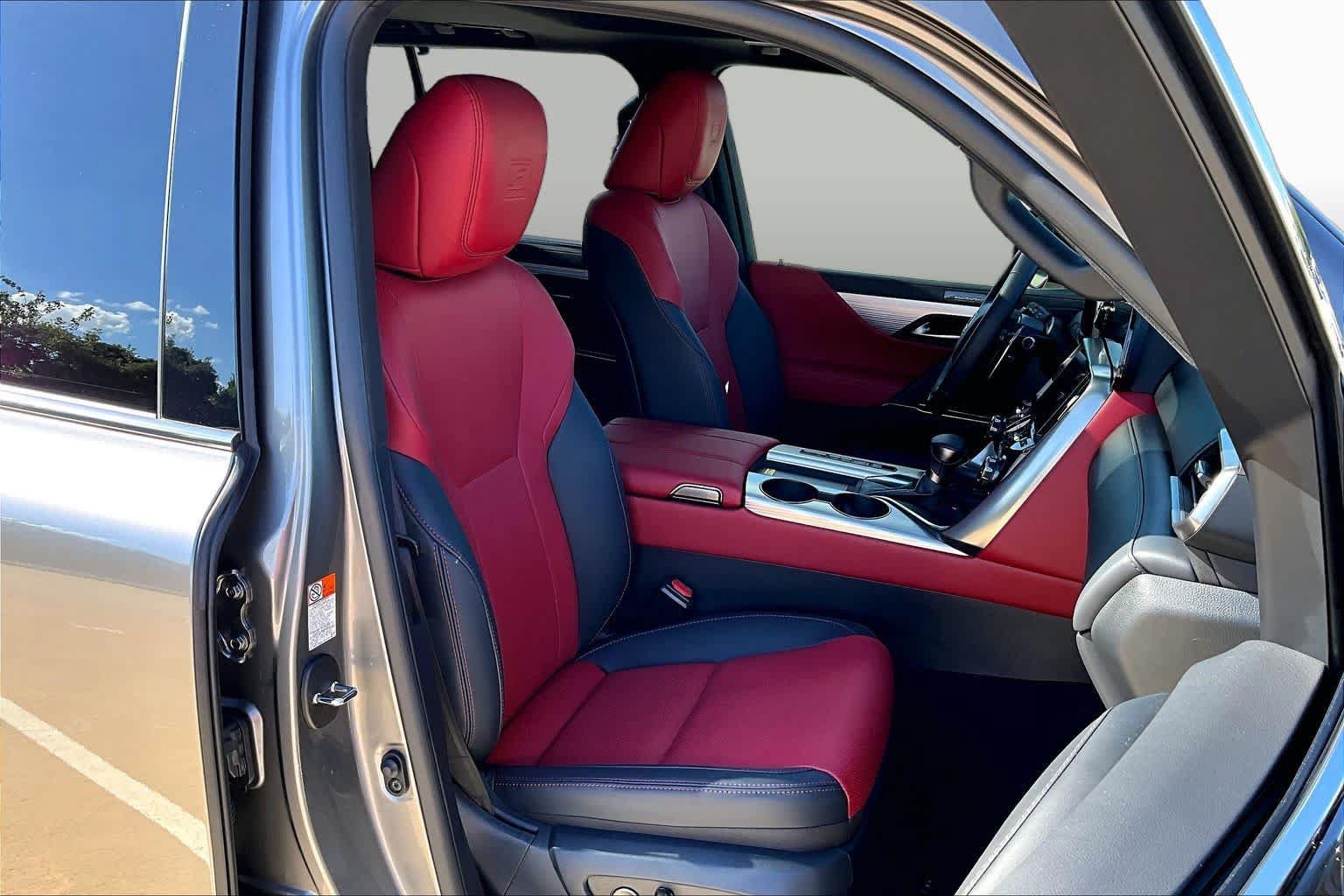 Used 2026 Lexus LX 600 F Sport w/ Accessory Package (Z1) AWD/4WD image 9
