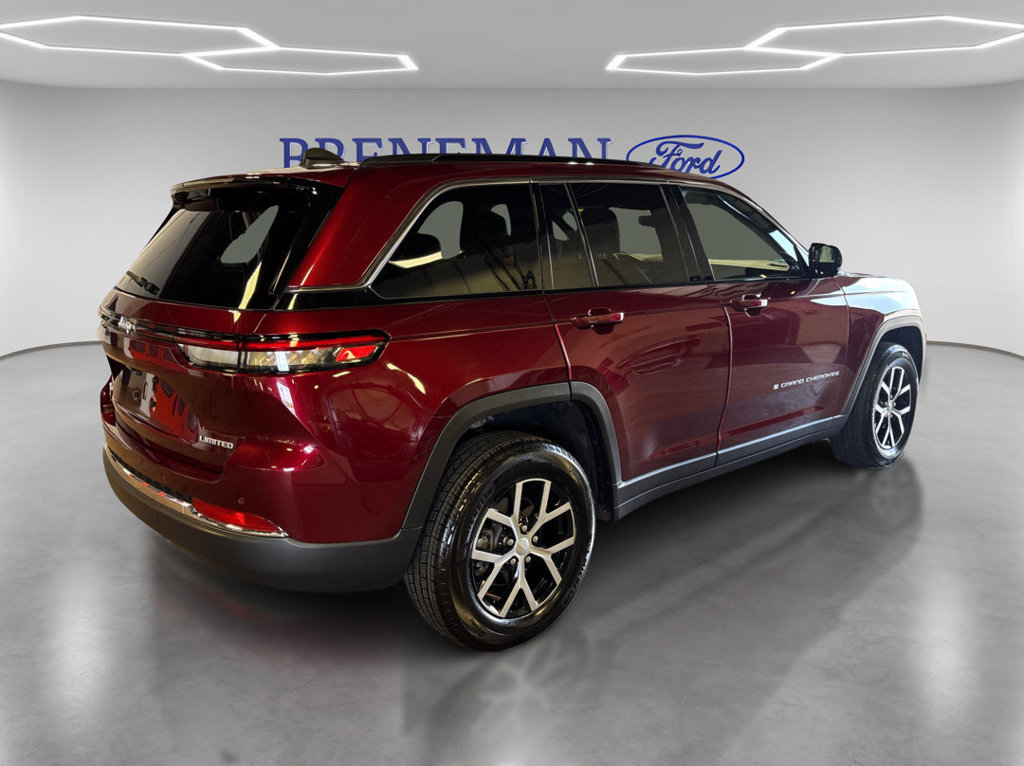 Used 2025 Jeep Grand Cherokee Limited w/ Luxury Tech Group II AWD/4WD image 6