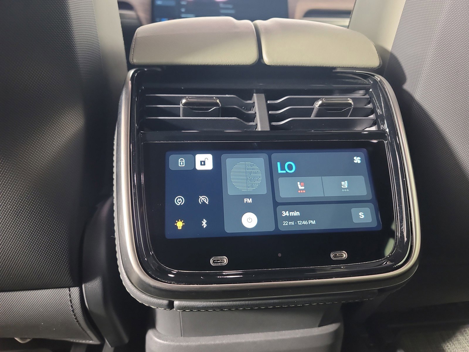 Used 2023 Rivian R1S Adventure AWD/4WD image 30