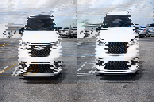 New 2026 Chrysler Pacifica Select image 8