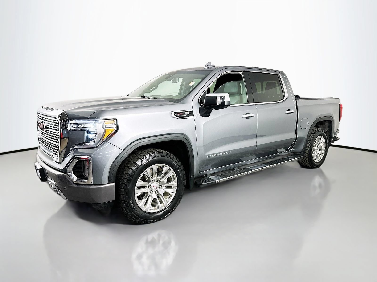 Used 2020 GMC Sierra 1500 Denali w/ Driver Alert Package II AWD/4WD image 4