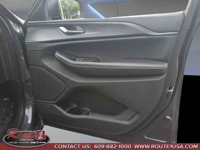 Used 2024 Jeep Grand Cherokee Laredo X AWD/4WD image 15