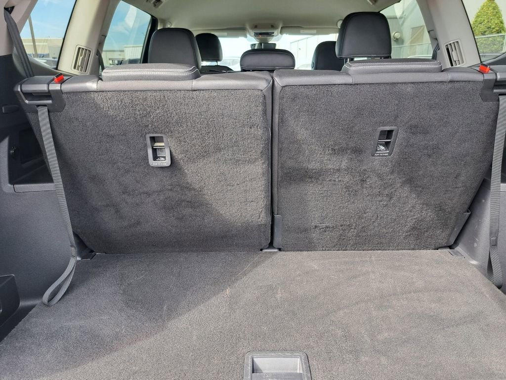 Used 2025 Volkswagen Atlas SE image 26