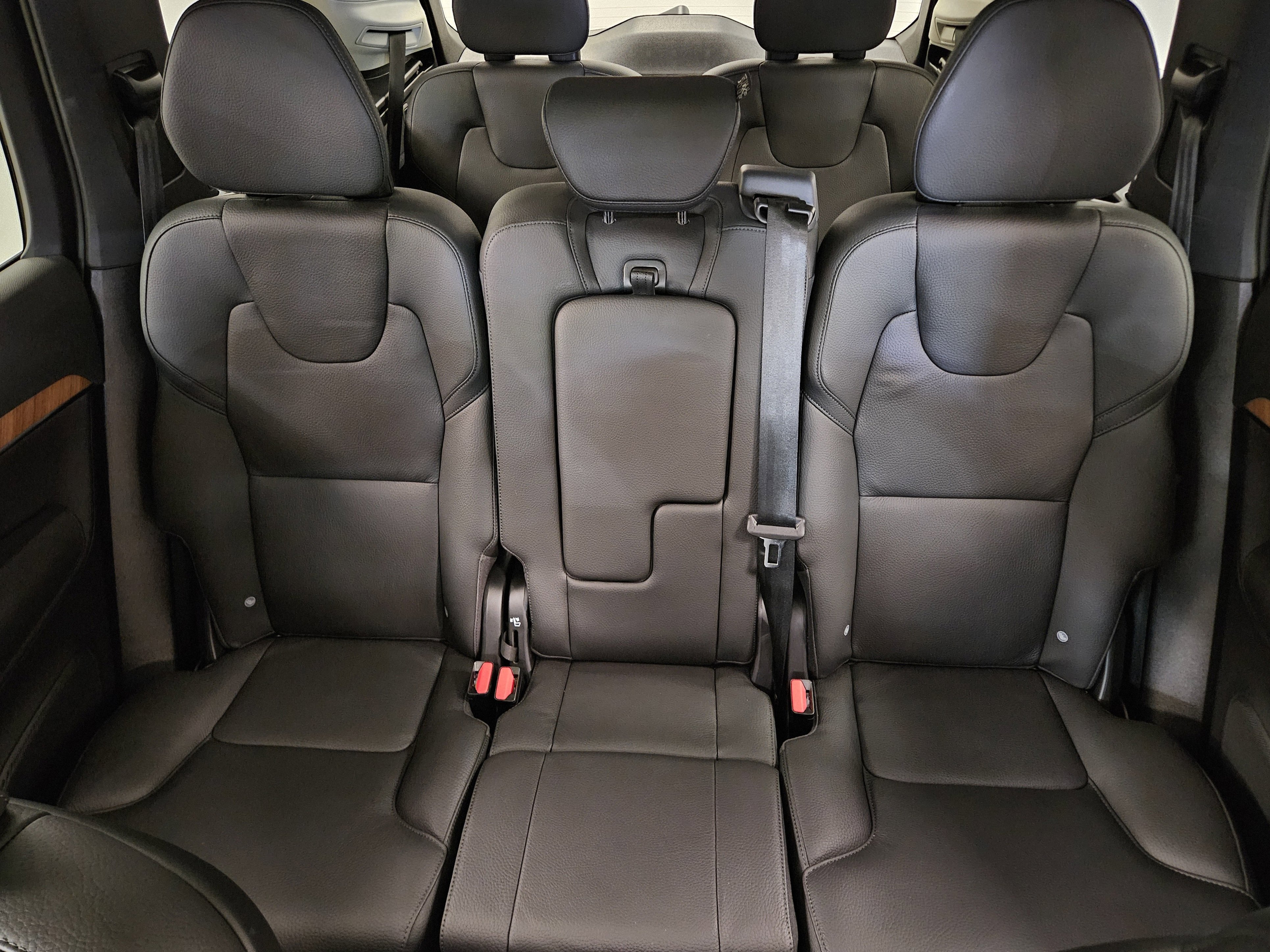 Used 2025 Volvo XC90 B6 Plus w/ Protection Package Premier image 42