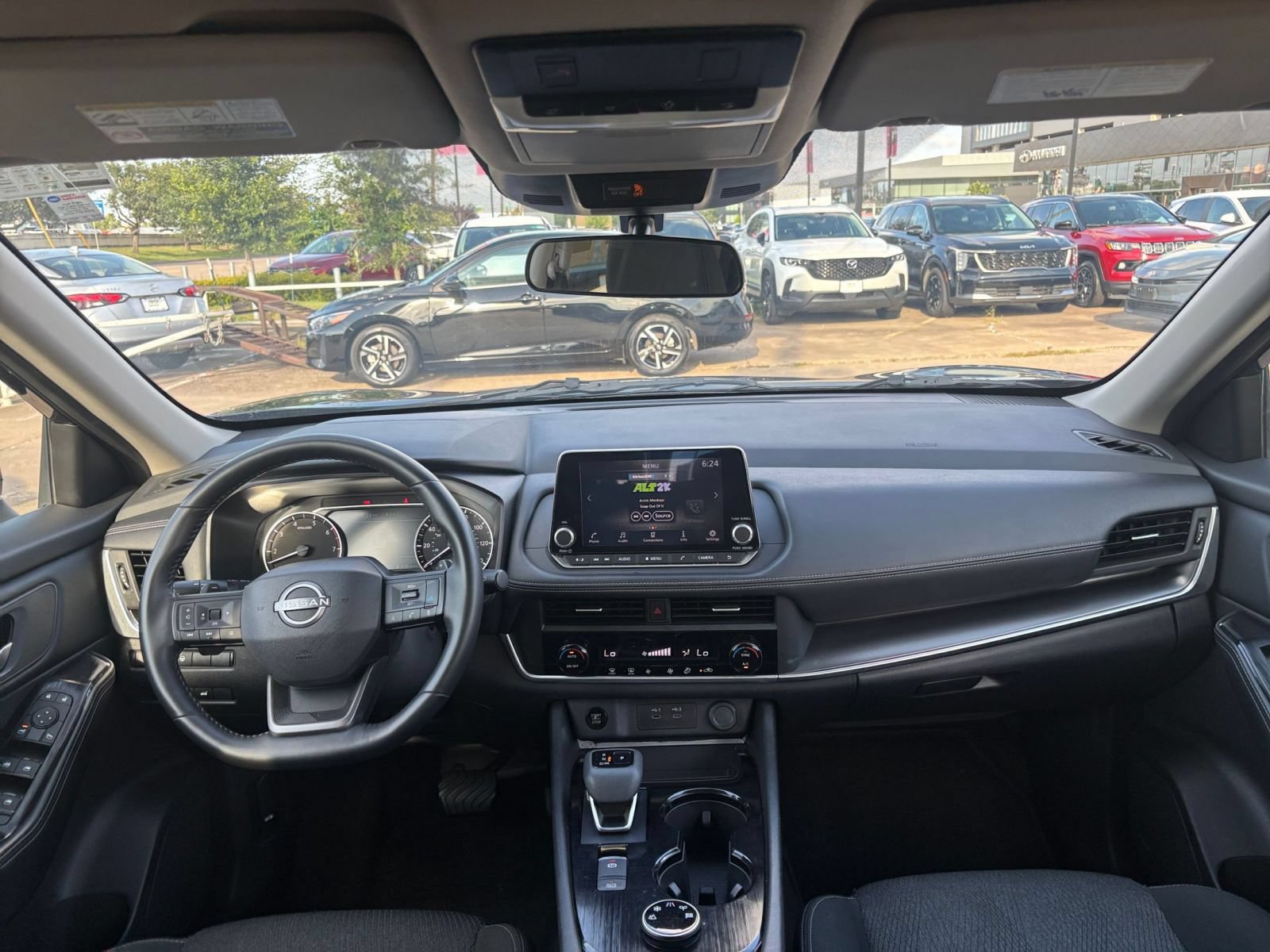 Used 2025 Nissan Rogue SV AWD/4WD image 35