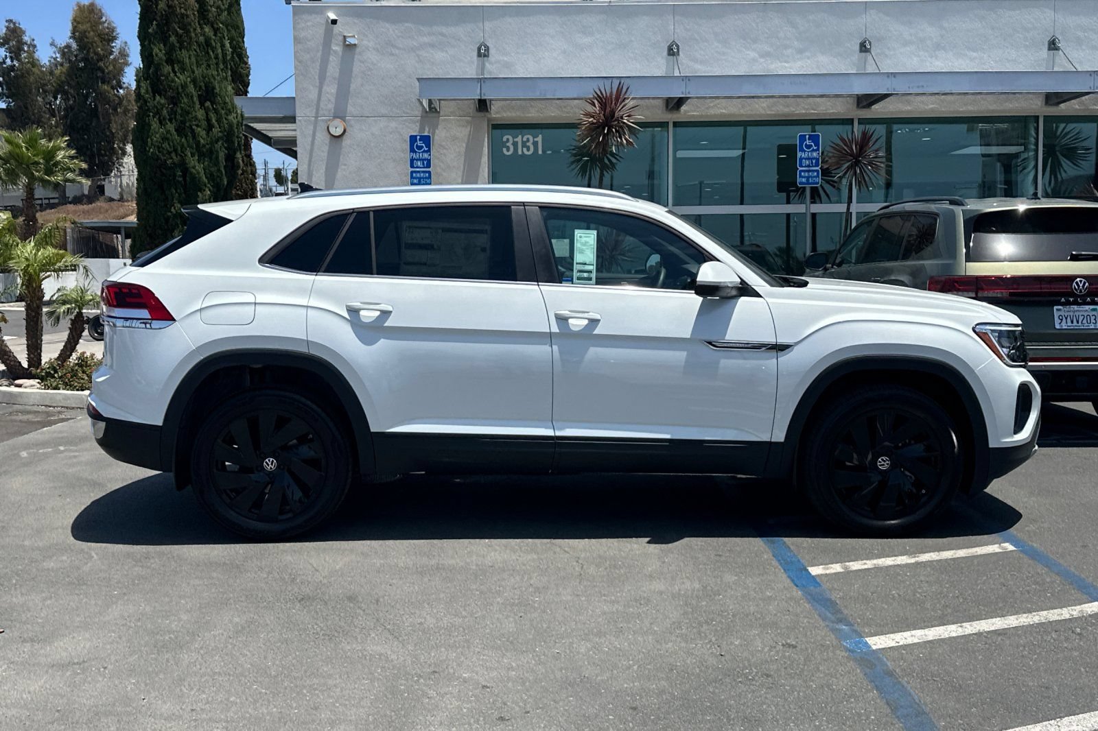 New 2026 Volkswagen Atlas Cross Sport SE AWD/4WD image 4