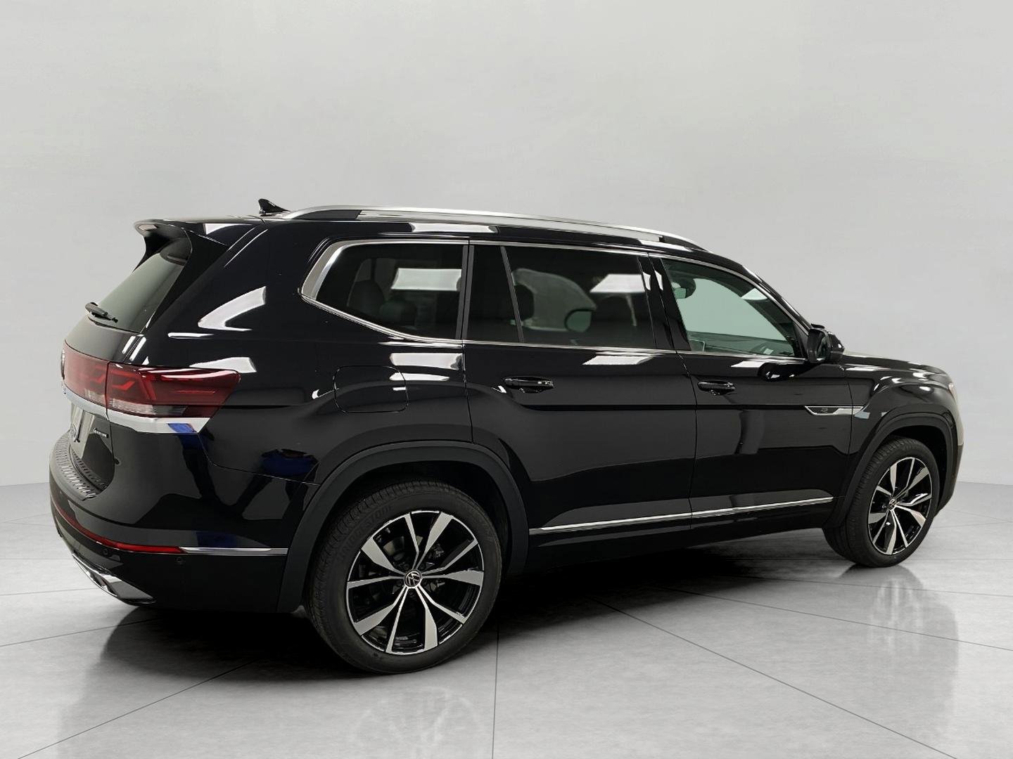 New 2026 Volkswagen Atlas SEL Premium R-Line image 2