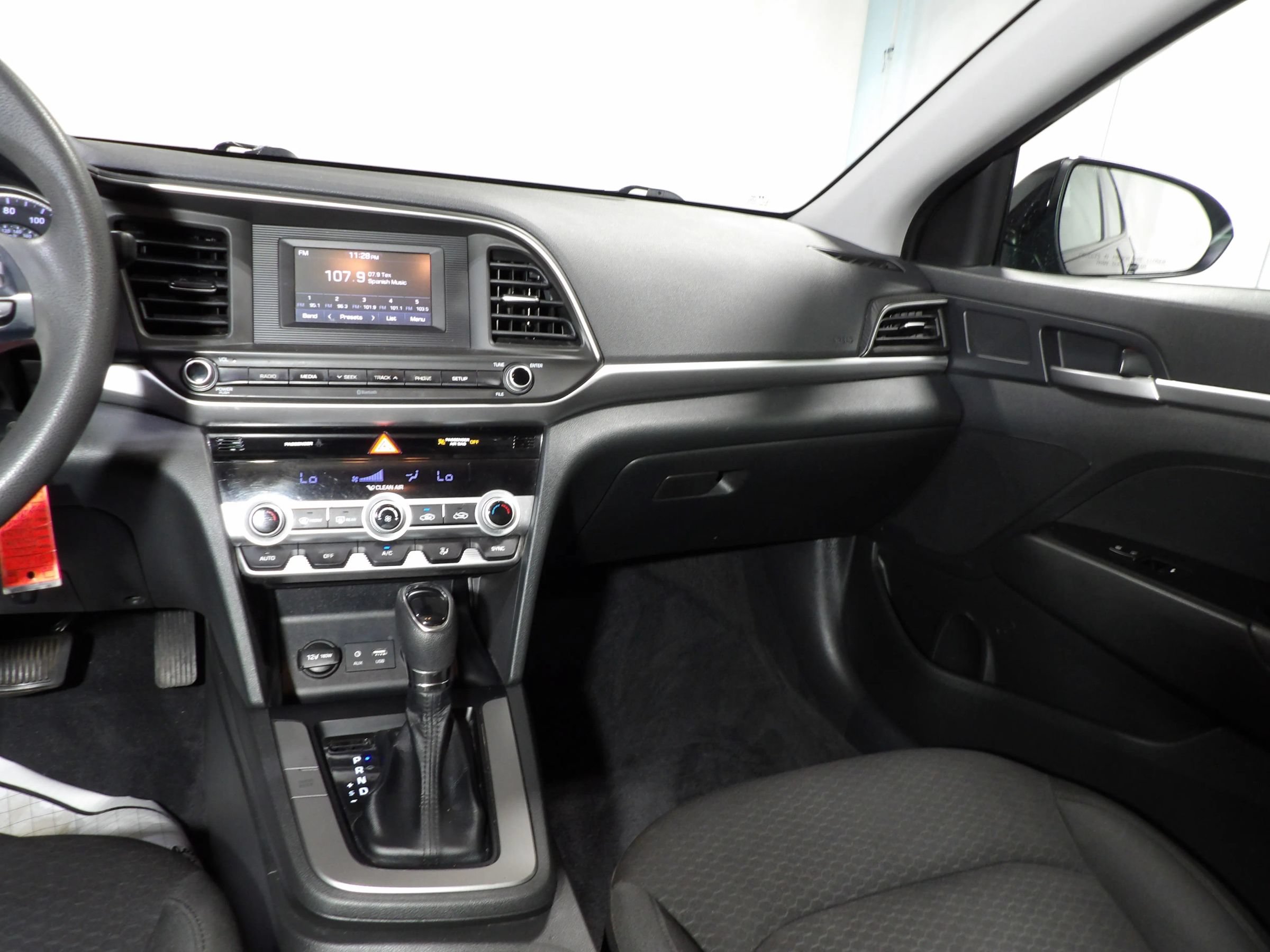 Used 2020 Hyundai Elantra SE w/ Cargo Package (C1) FWD image 12