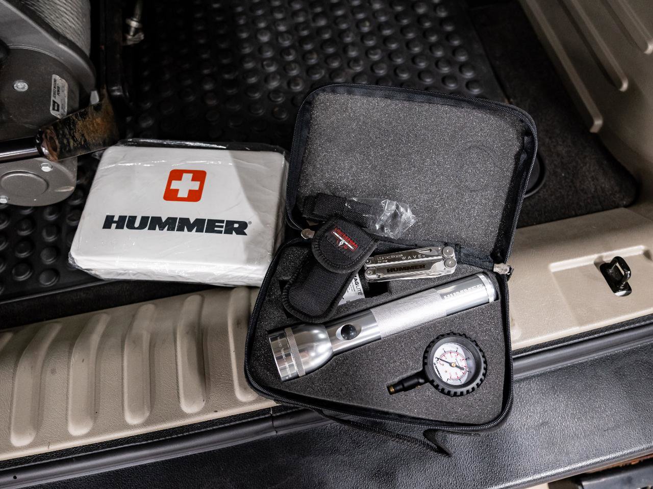 Used 2003 HUMMER H2 w/ Preferred Equipment Group image 14