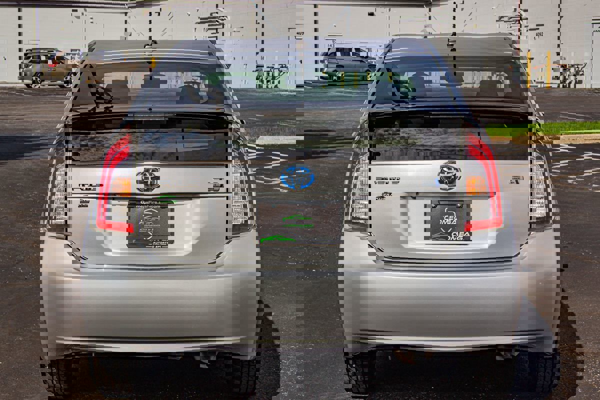 Used 2015 Toyota Prius Three FWD image 8