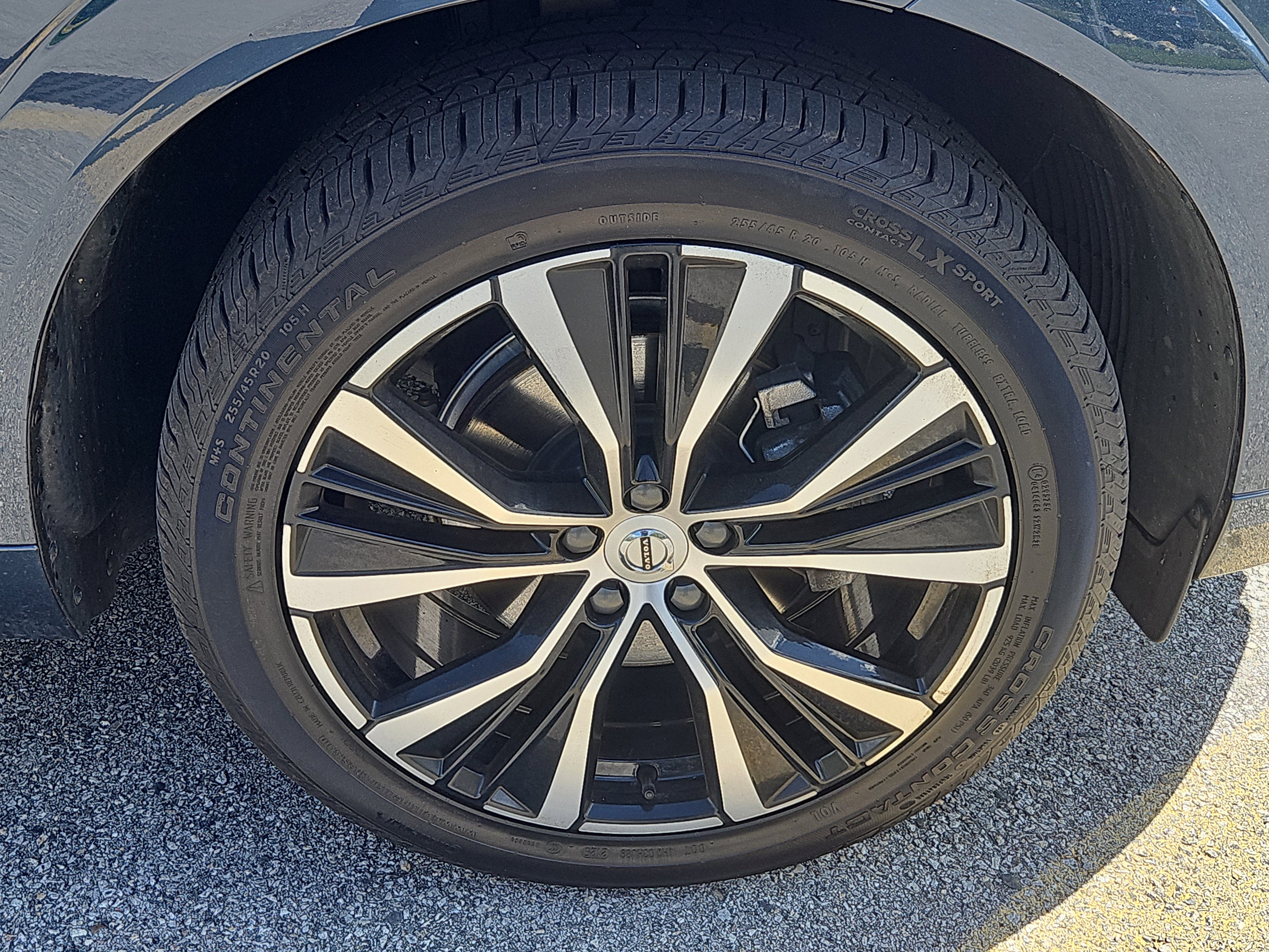 Certified 2024 Volvo XC60 B5 Plus w/ Climate Package AWD/4WD image 31