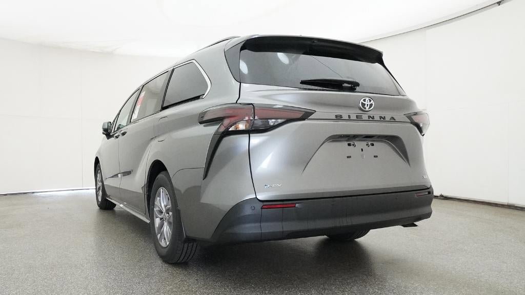 New 2026 Toyota Sienna XLE FWD image 22