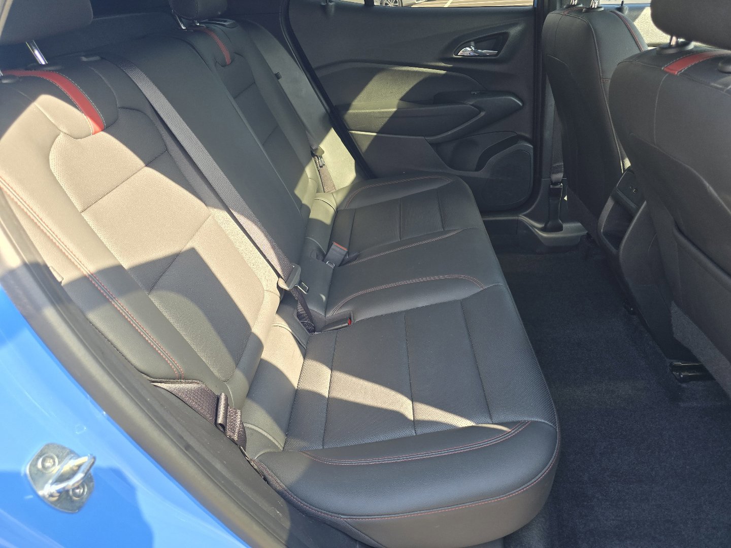 Used 2024 Chevrolet Trax RS w/ Sunroof Package FWD image 23