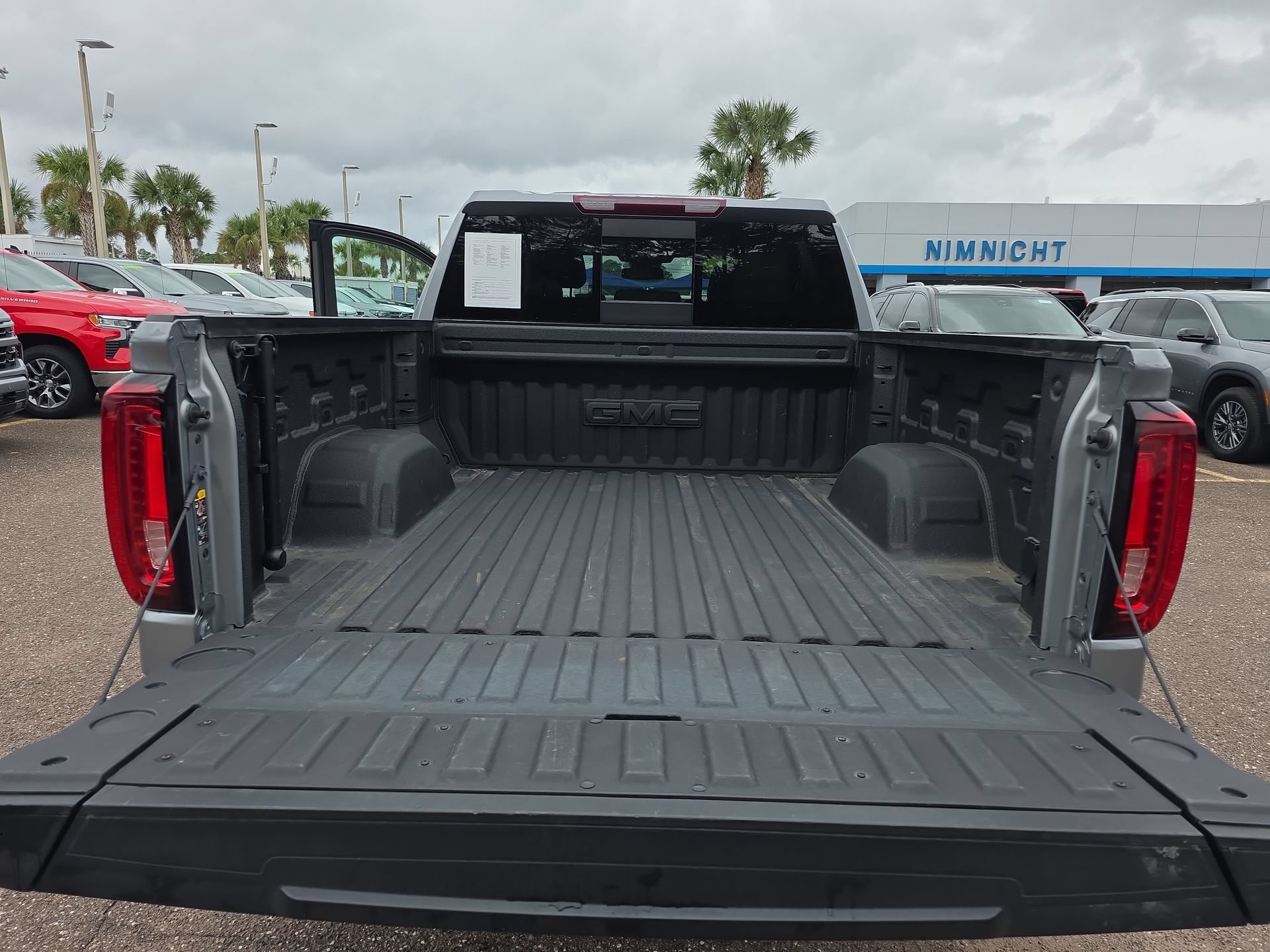 Used 2024 GMC Sierra 1500 SLT w/ SLT Premium Package AWD/4WD image 32