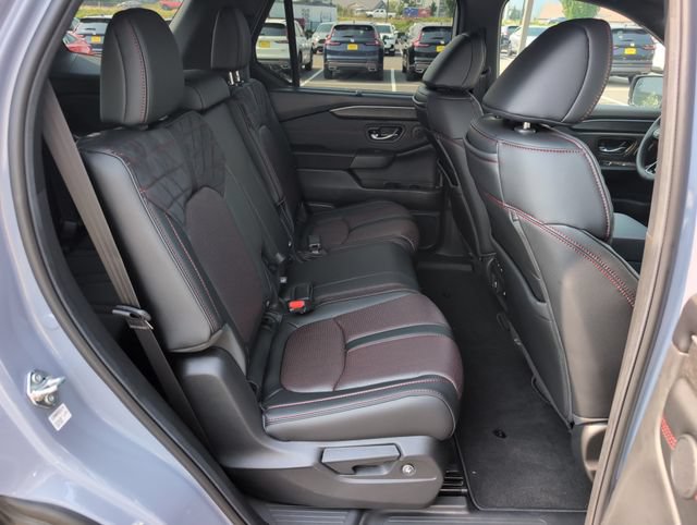 Used 2026 Honda Pilot Black Edition image 11