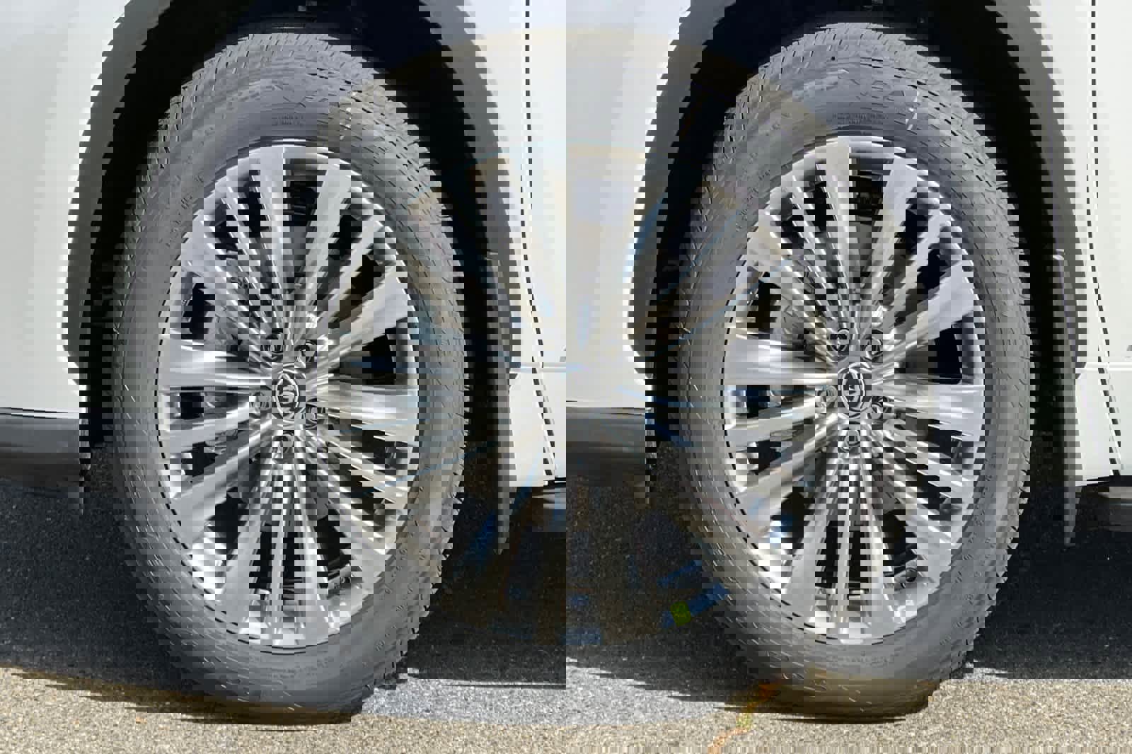 New 2026 Toyota Highlander Platinum image 32