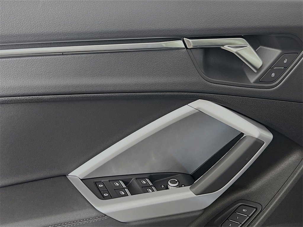 New 2025 Audi Q3 2.0T Premium image 18