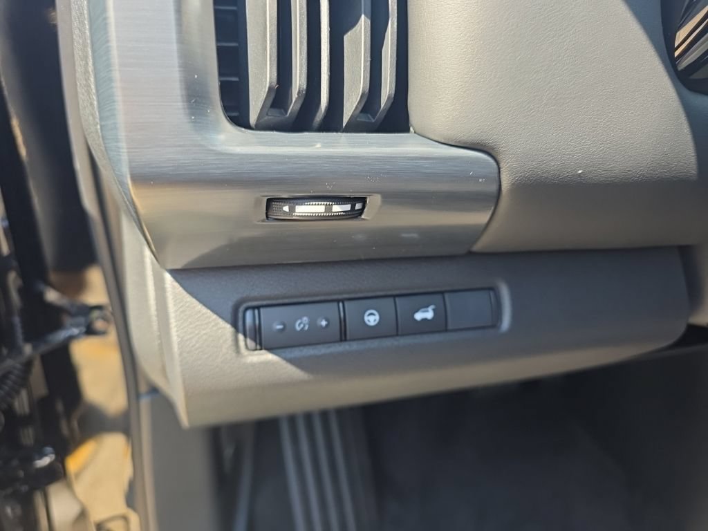 New 2026 Nissan Pathfinder SL AWD/4WD image 18