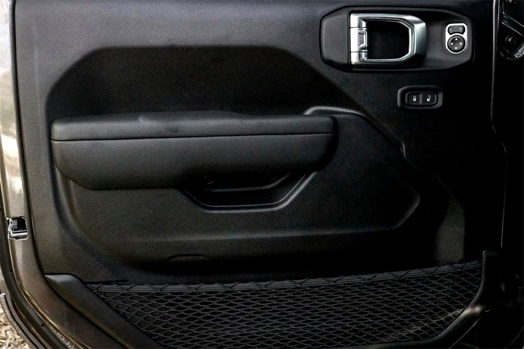 New 2025 Jeep Gladiator Mojave w/ Safety Group image 7