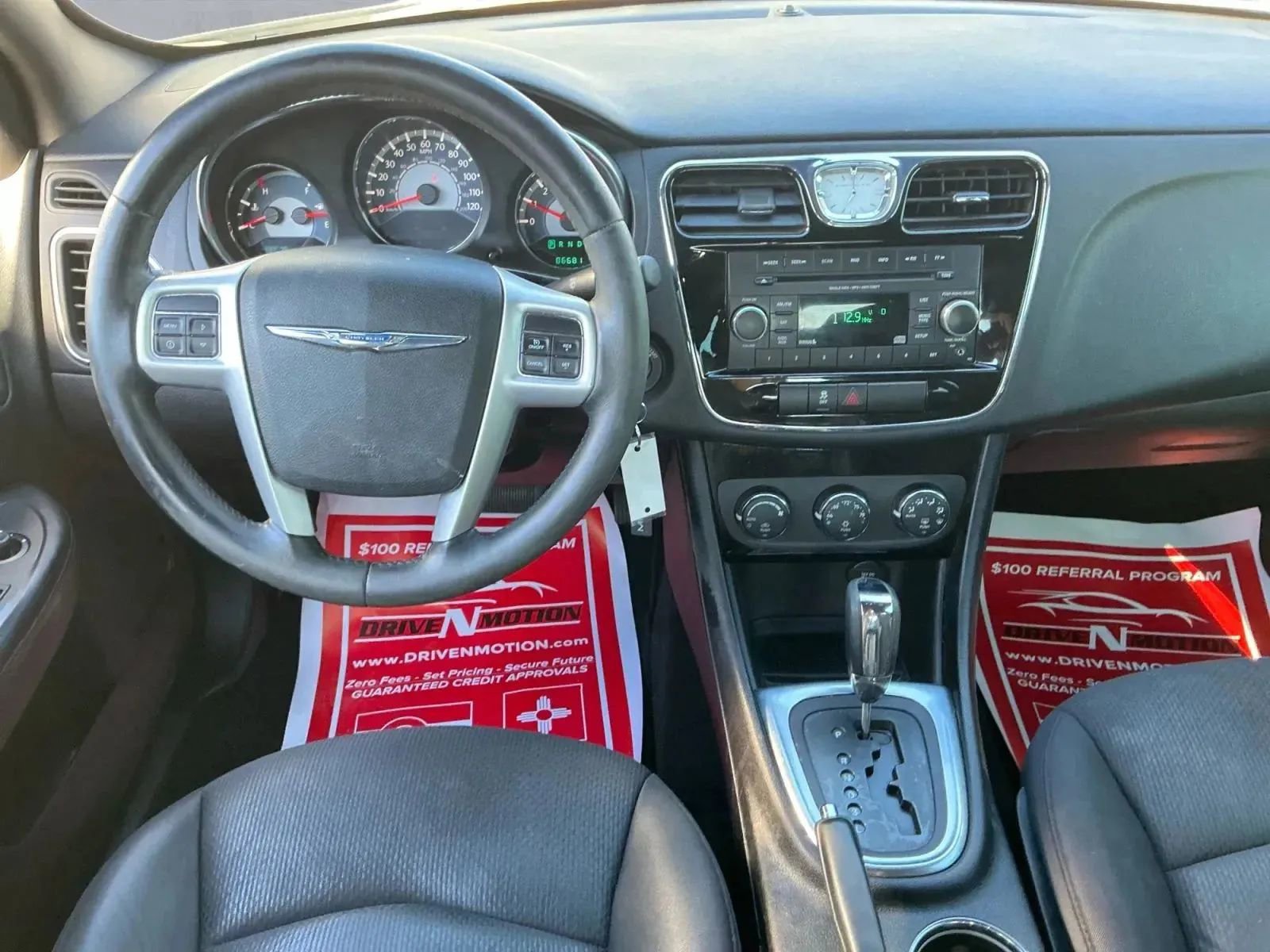 Used 2014 Chrysler 200 Touring image 16