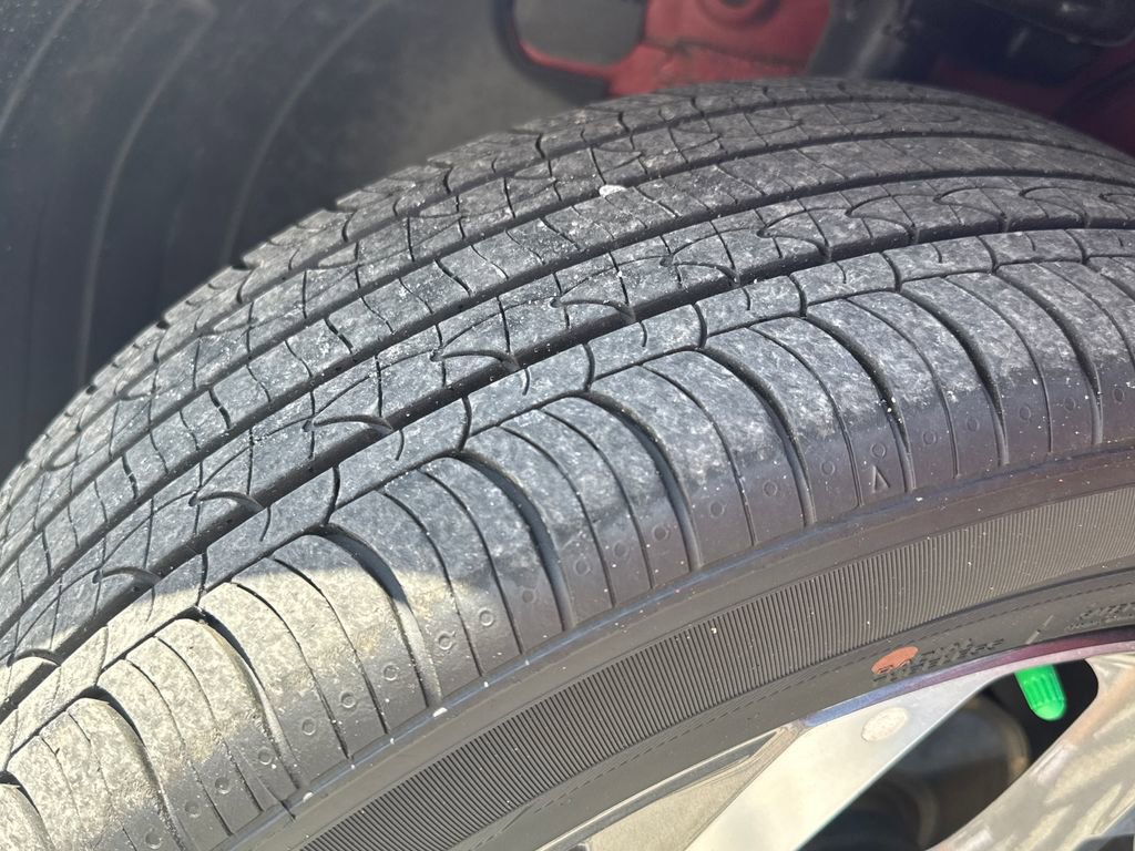 Used 2025 Hyundai Venue SEL image 28