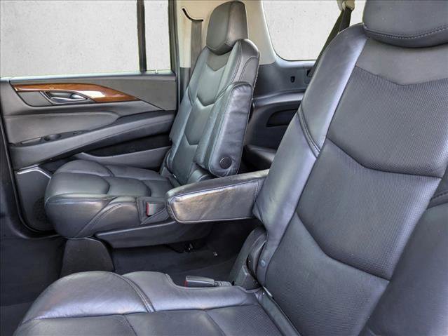 Used 2018 Cadillac Escalade ESV Premium Luxury image 19