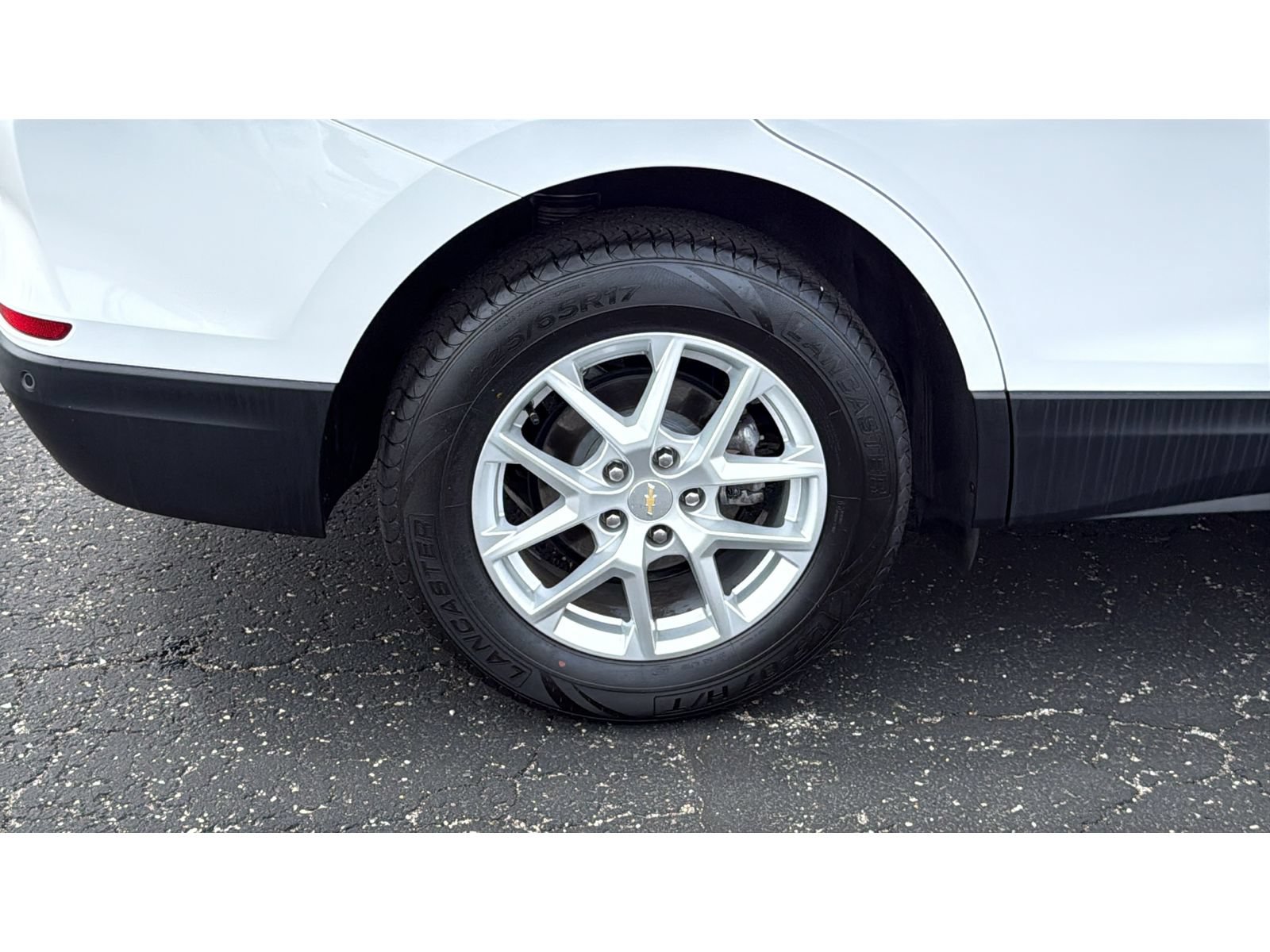 Used 2024 Chevrolet Equinox LT FWD image 14