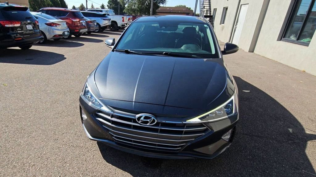 Used 2020 Hyundai Elantra Limited w/ Cargo Package (C1) image 3