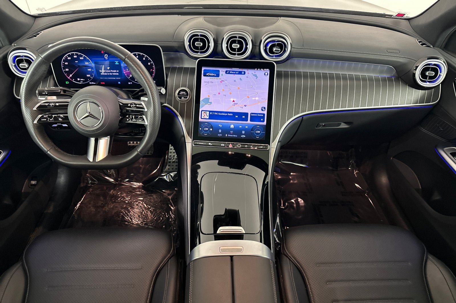 Used 2025 Mercedes-Benz GLC 300 4MATIC image 12