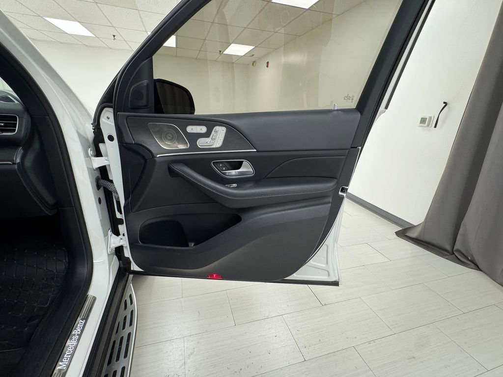 Used 2022 Mercedes-Benz GLS 450 4MATIC image 14