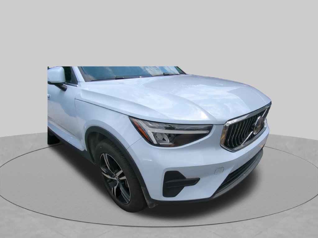 Used 2025 Volvo XC40 B5 Core AWD/4WD image 12
